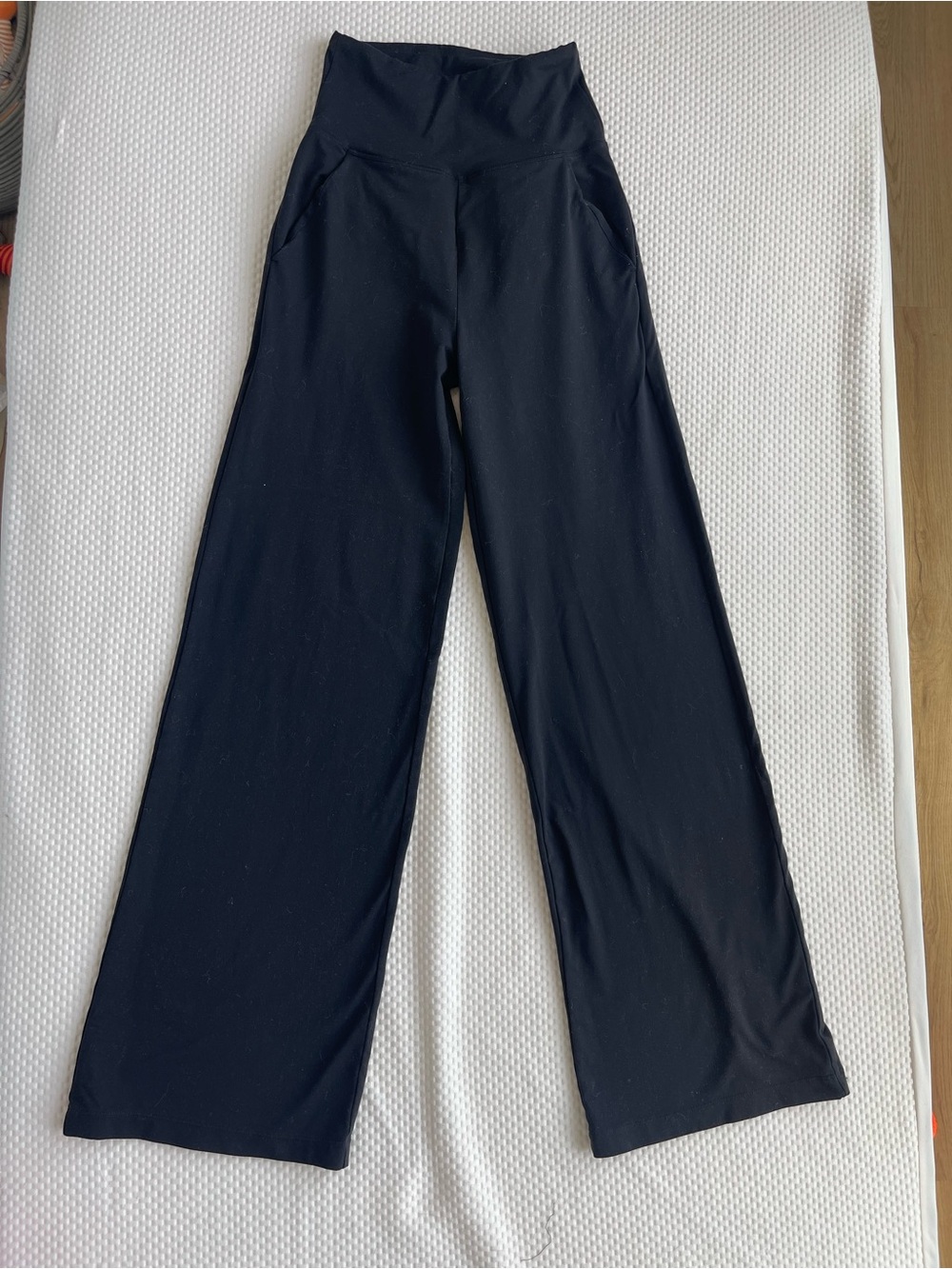KiraGrace Black High Waisted Wide Leg Yoga Pants with Pockets XS